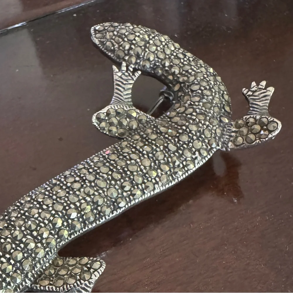 5.5” Silver Lizard Brooch with Marcacites - Picture 15 of 15